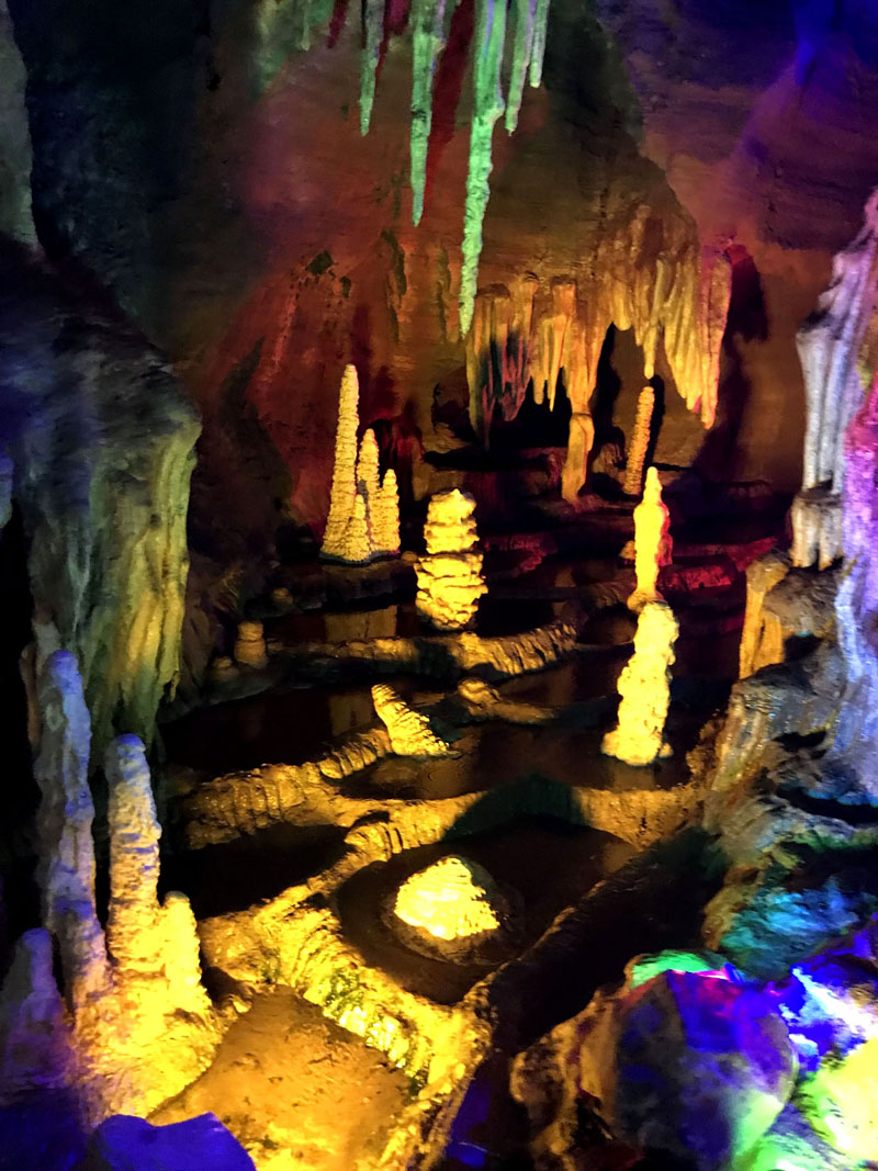 啤酒設(shè)備員工游地下峽谷 啤酒設(shè)備員工游地下峽谷