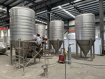 啤酒廠(chǎng)發(fā)酵罐